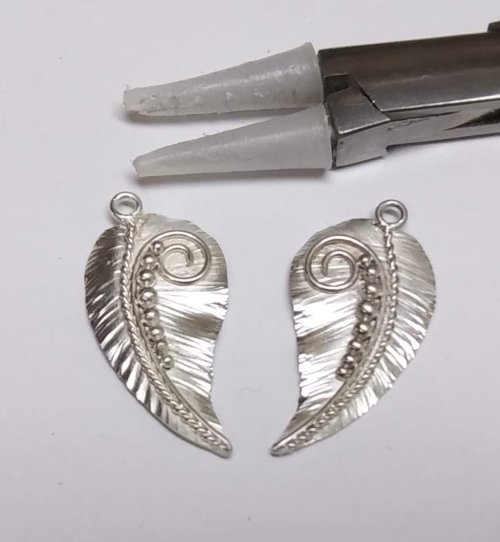 Judy Larson's Bali Style Earrings - , Contemporary Wire Jewelry, Stamping, Stamps, Butane Torch, Soldering, Solder, Drilling, Drill, Use a large round nose nylon tipped pliers